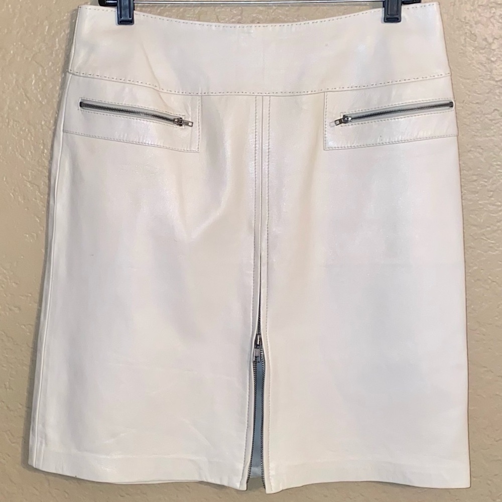 New Cache ivory leather skirt